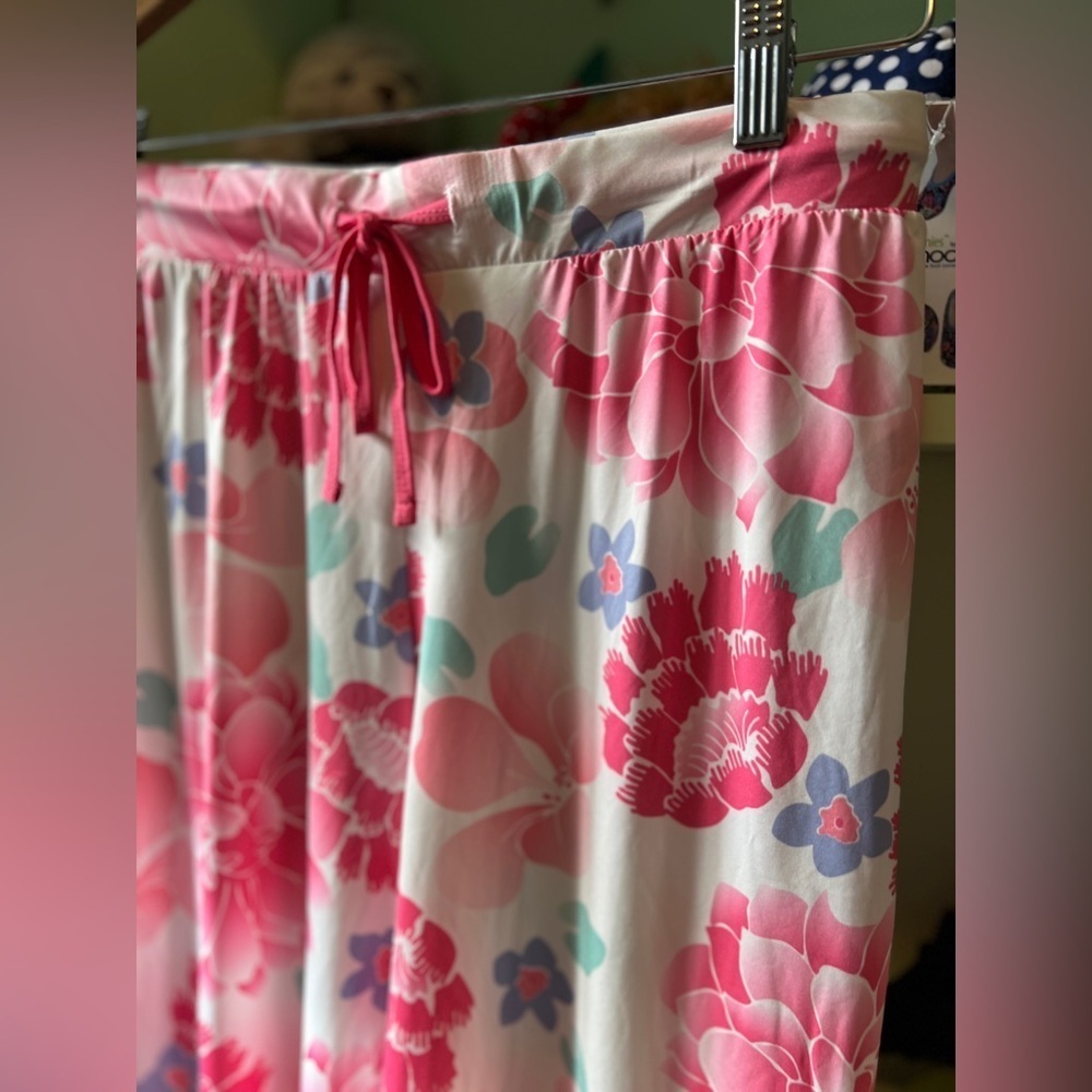 La Vie En Rose Women’s White Pink Floral Cozy Capri Pajama Pants Small - Picture 7 of 7